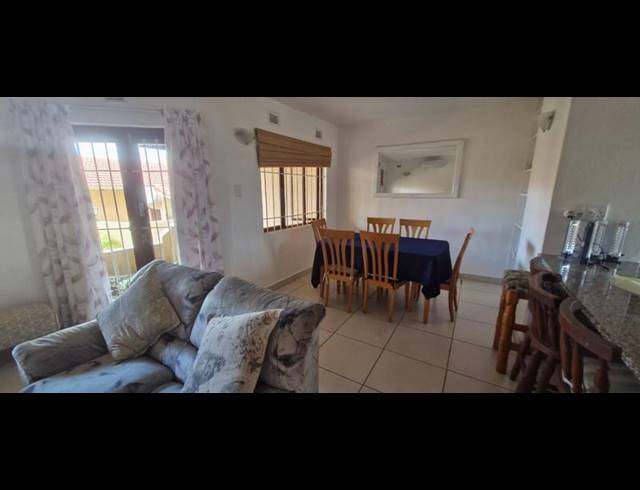 3 BEDROOM TOWNHOUSE FOR SALE IN GLENMORE BEACH